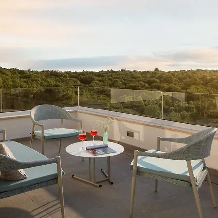 Maison d'hôtes Noble 2 By 4*